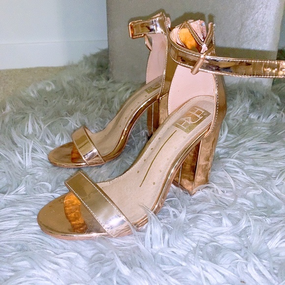 Heels - Picture 2 of 4